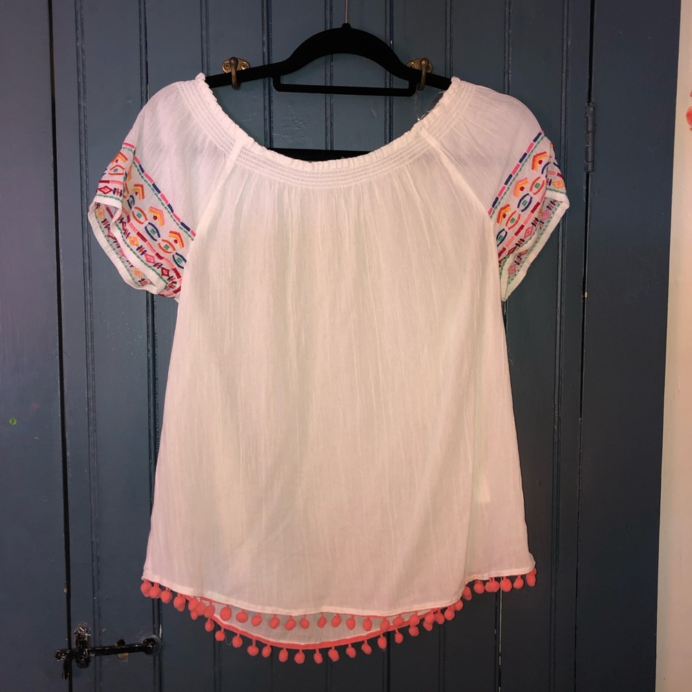 Off-the-shoulder beach embroidered top